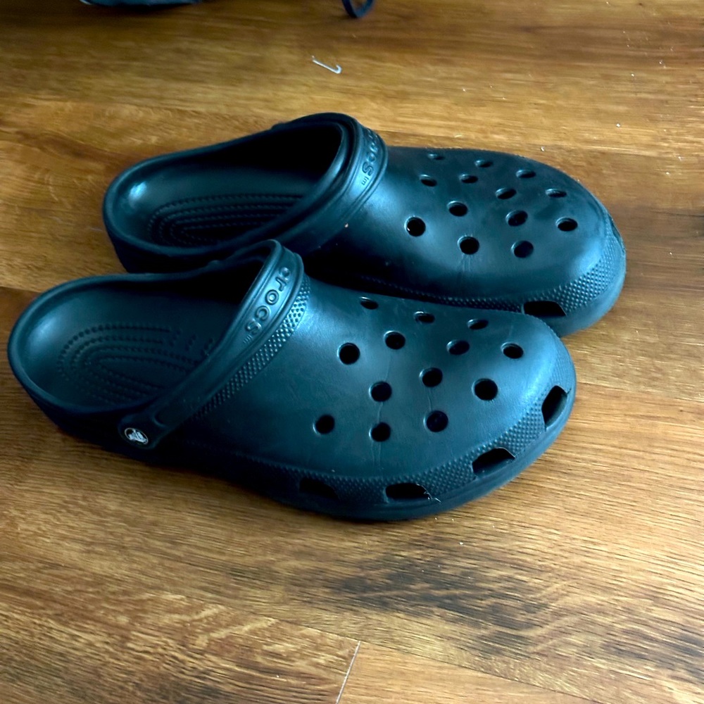 Black Crocs